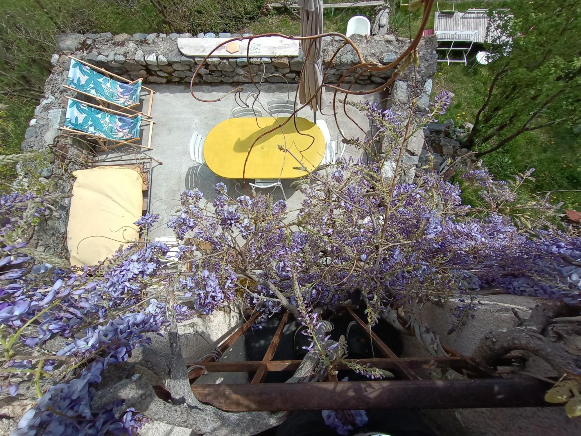 Chambre Ou Gite Dans Une Maison De Montagne - De Suzon A Zelie Entraigues  Номер фото